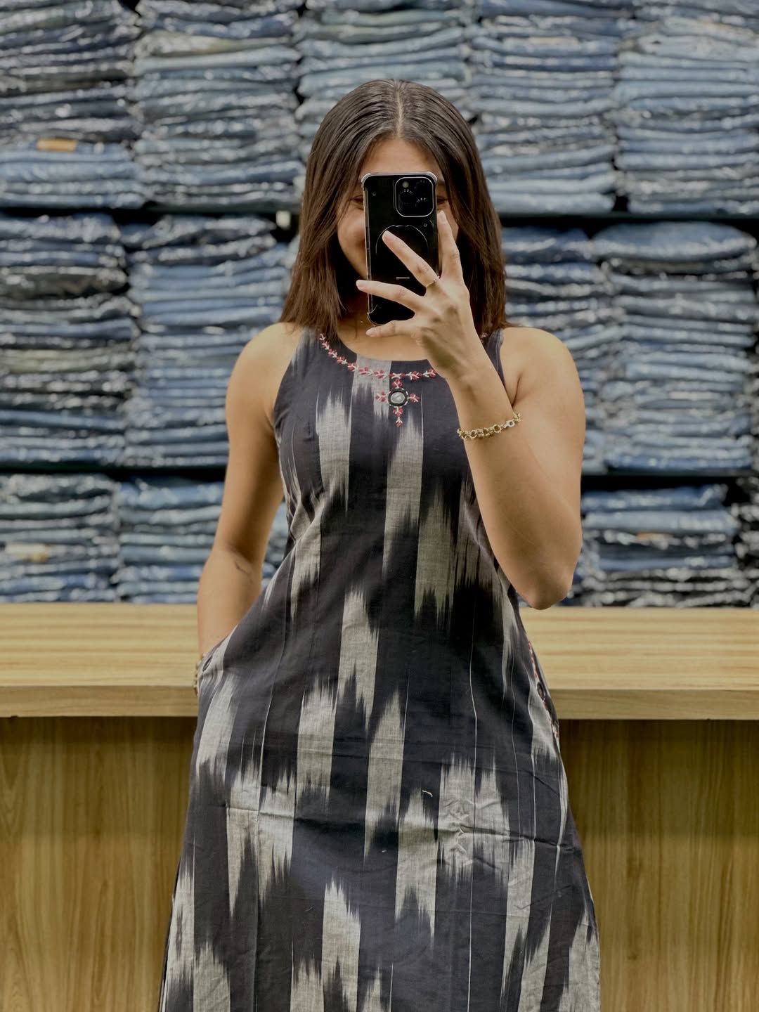 Elegant Black Ikat Sleeveless Kurta Set