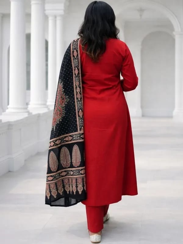 Elegant Red Straight Kurta Set with Black Ethnic Dupatta