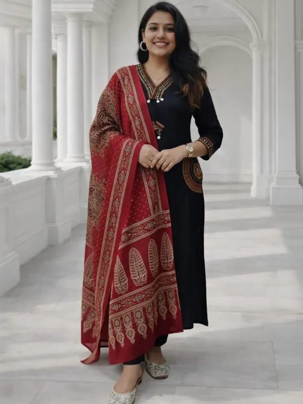 Elegant Red Straight Kurta Set with Black Ethnic Dupatta