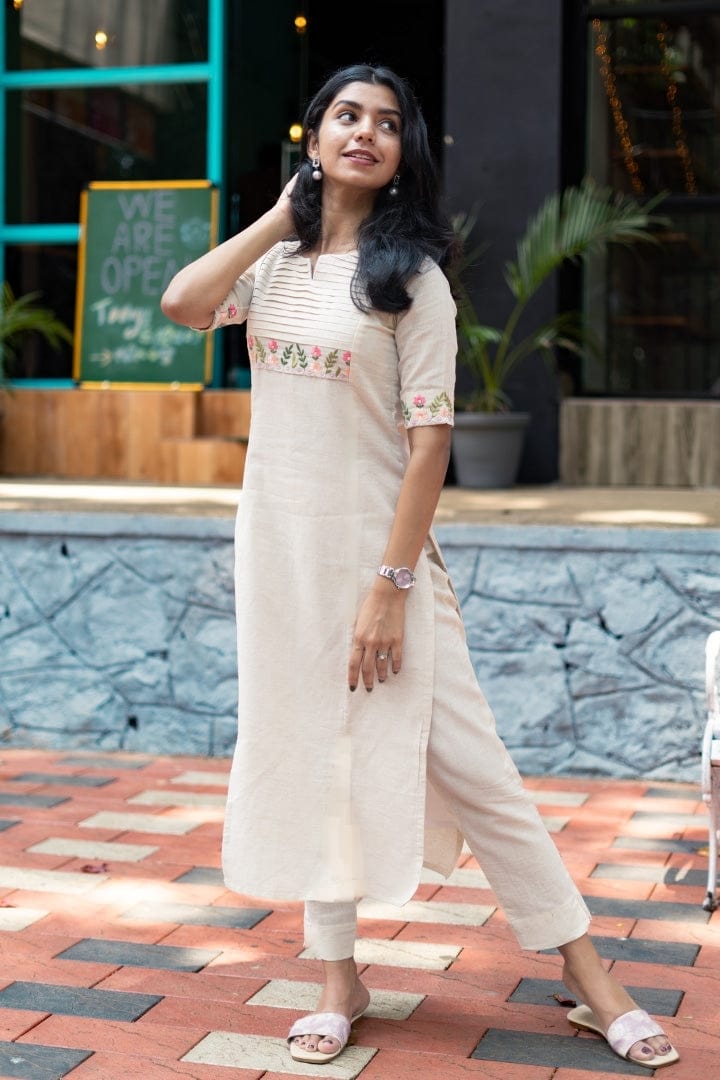 White Trendy Cotton Flex Kurti For Women